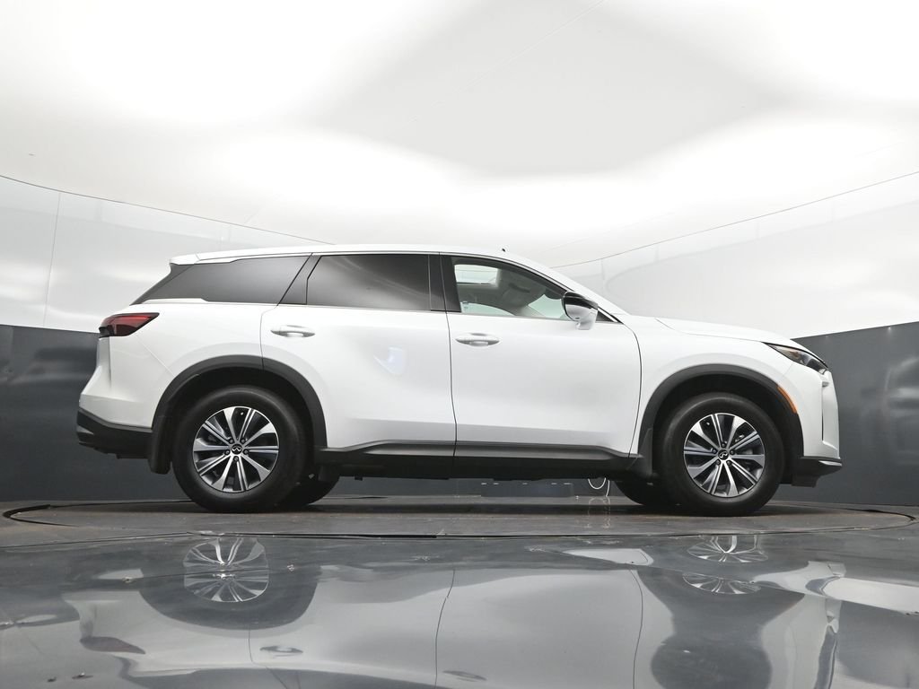 Certified Used 2026 White INFINITI PURE image 44