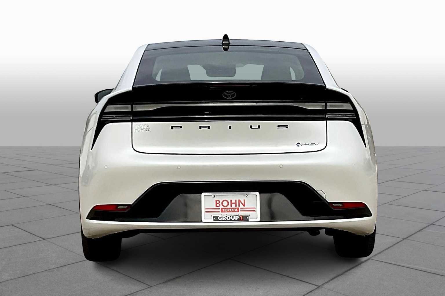 New 2026 Wind Chill Pearl Toyota XSE Premium image 5