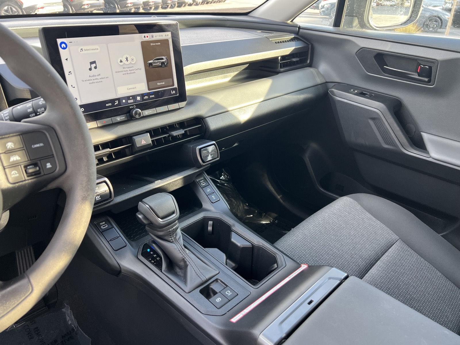 2026 Toyota RAV4 LE - Photo 7