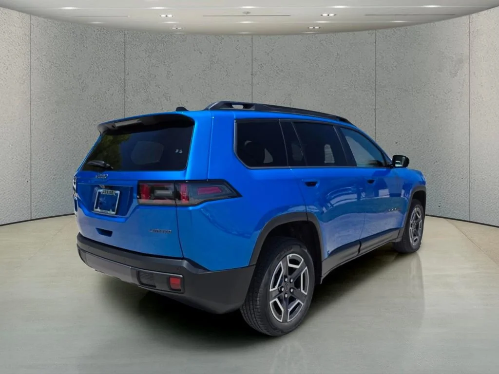 New 2026 Hydro Blue Pearl-Coat Exterior Paint Jeep Limited image 4