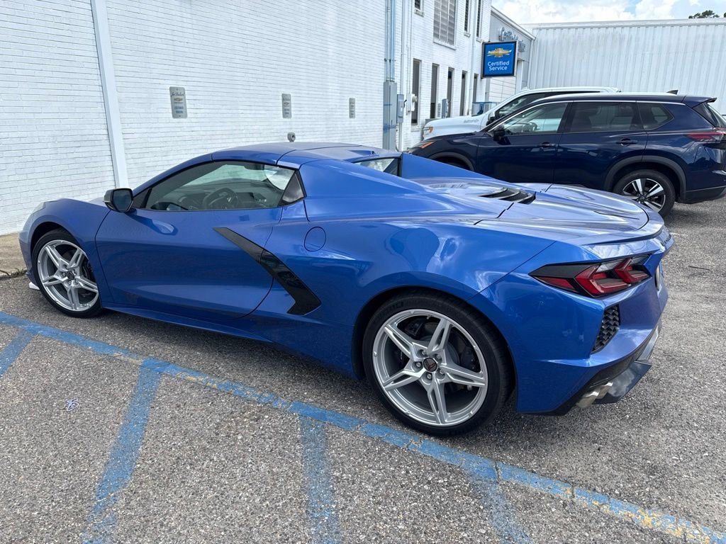 Used 2023 Elkhart Lake Blue Metallic Chevrolet 2LT image 5
