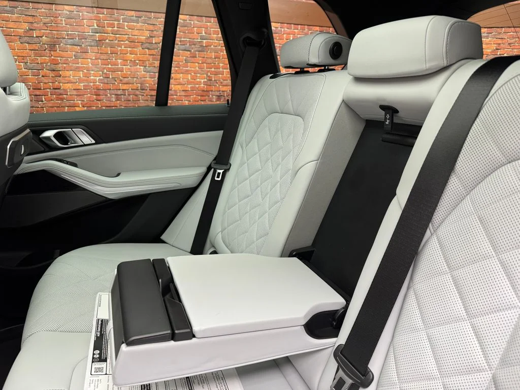 Used 2026 Blue BMW xDrive40i image 11