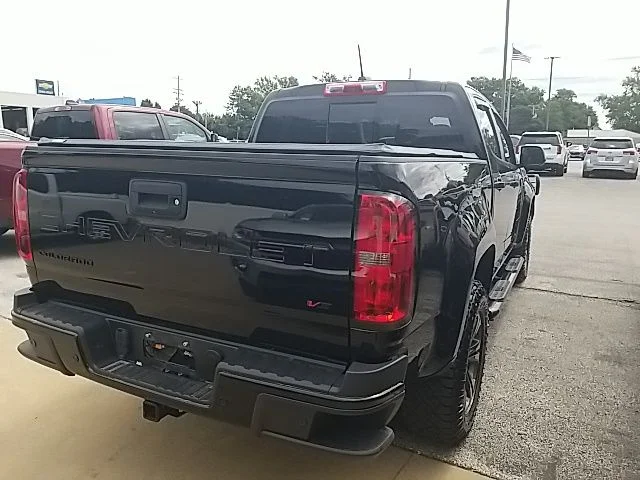 Used 2022 Black Chevrolet Z71 image 23