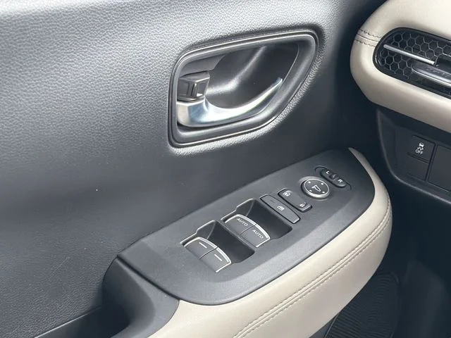 Used 2025  Honda EX-L image 17