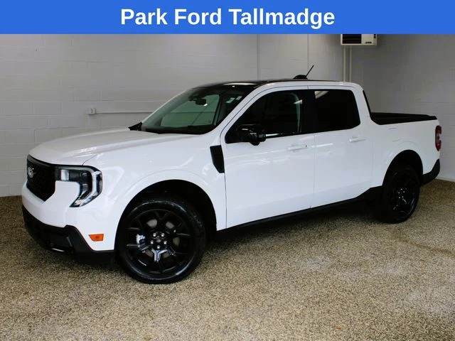 Used 2025 Oxford White Ford Lariat image 1