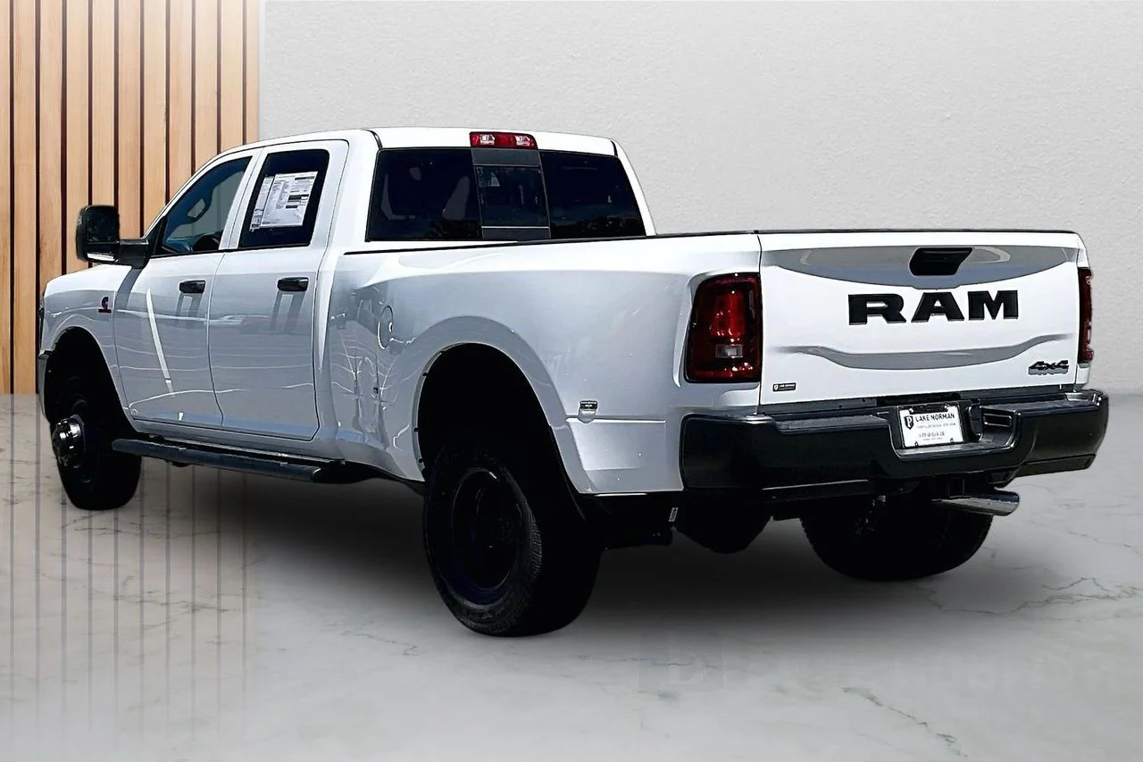 New 2026 Bright White Clear-Coat Exterior Paint RAM Tradesman image 7