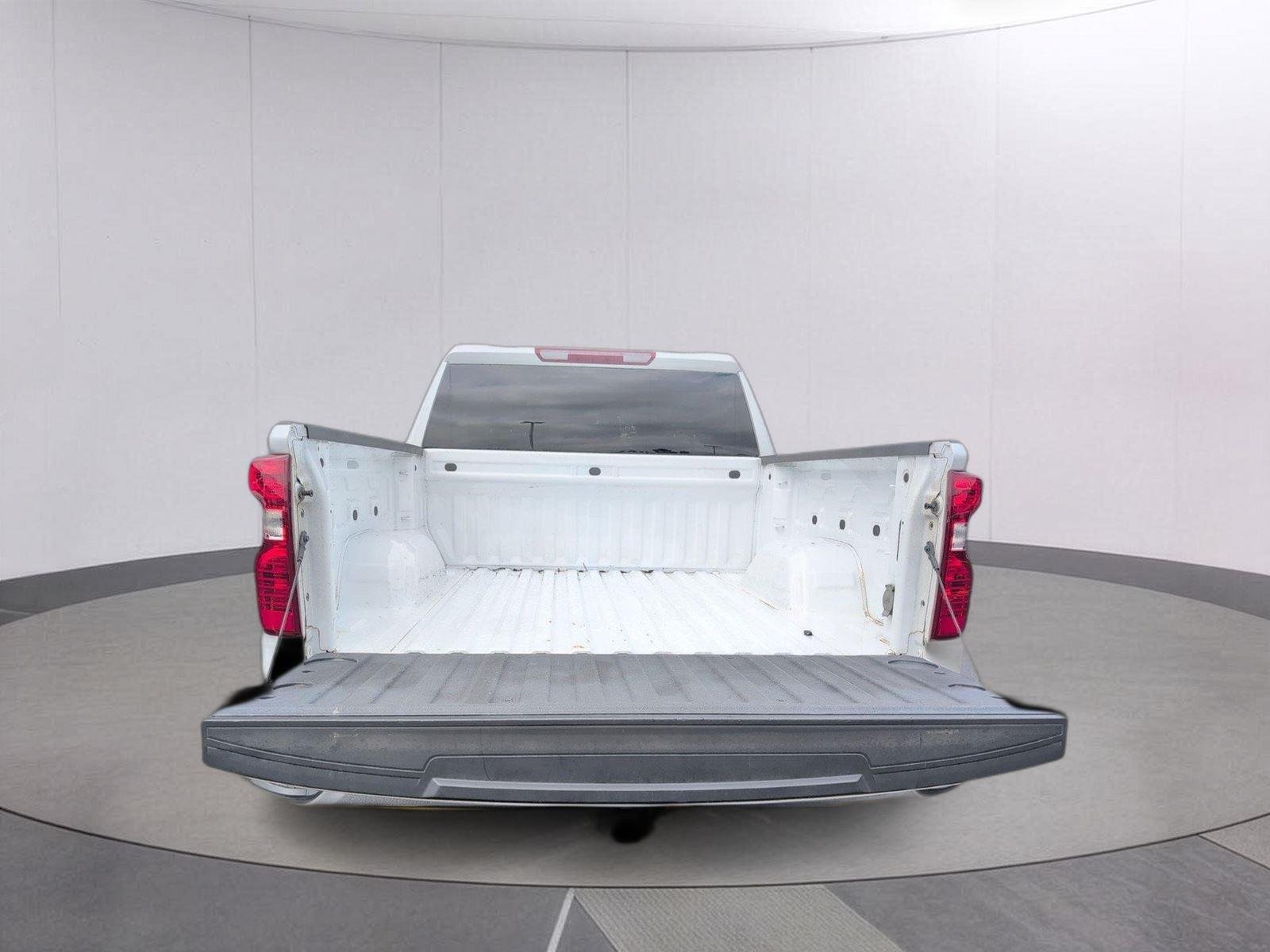 Used 2022 Summit White Chevrolet LT image 5