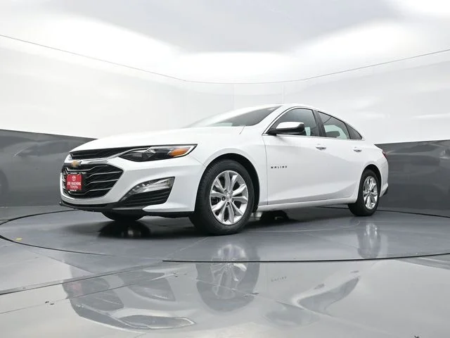 Used 2024 White Chevrolet LT image 34