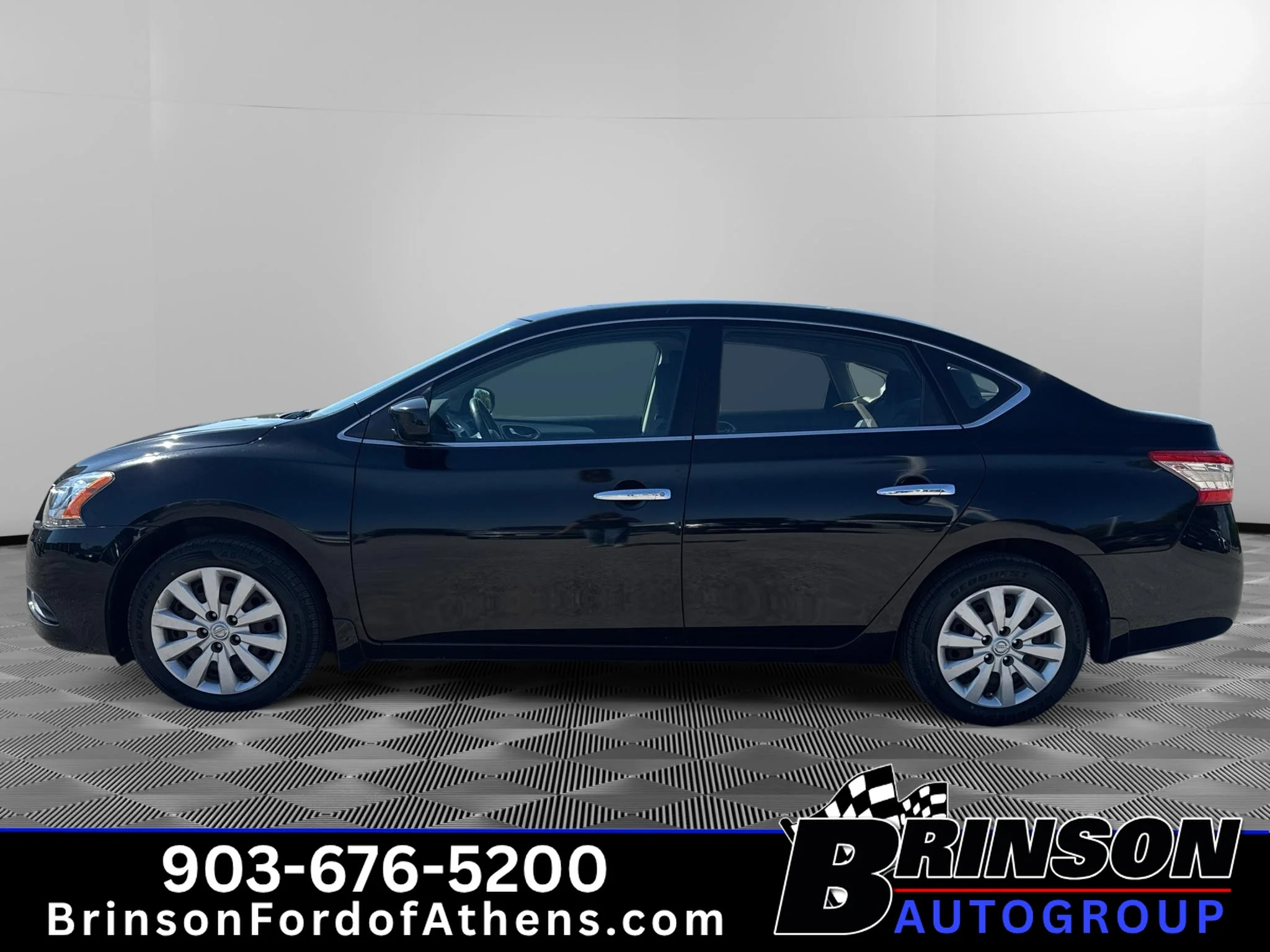 Used 2015 Super Black Nissan SV image 8