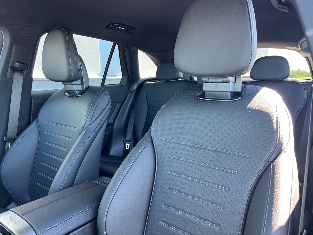 New 2026 MANUFAKTUR Alpine Grey Mercedes-Benz GLC300 image 15
