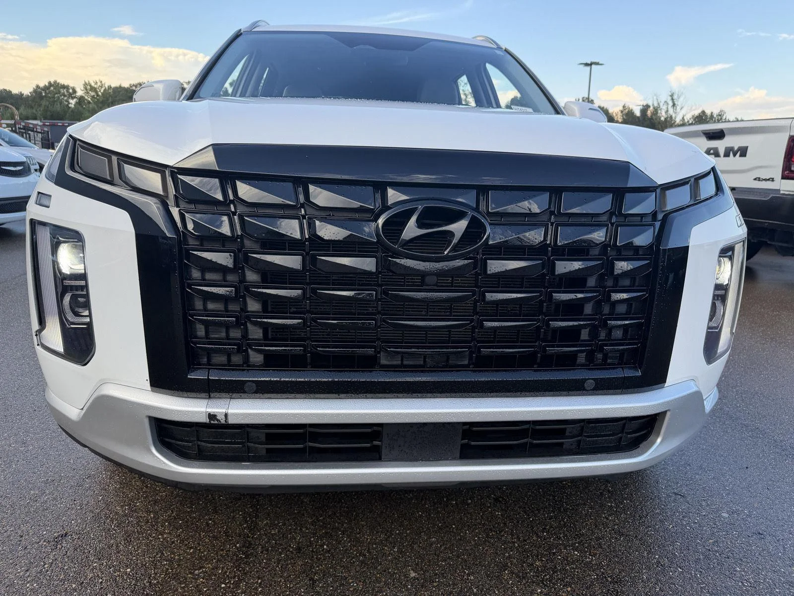 Used 2025 Hyper White Hyundai SEL image 26