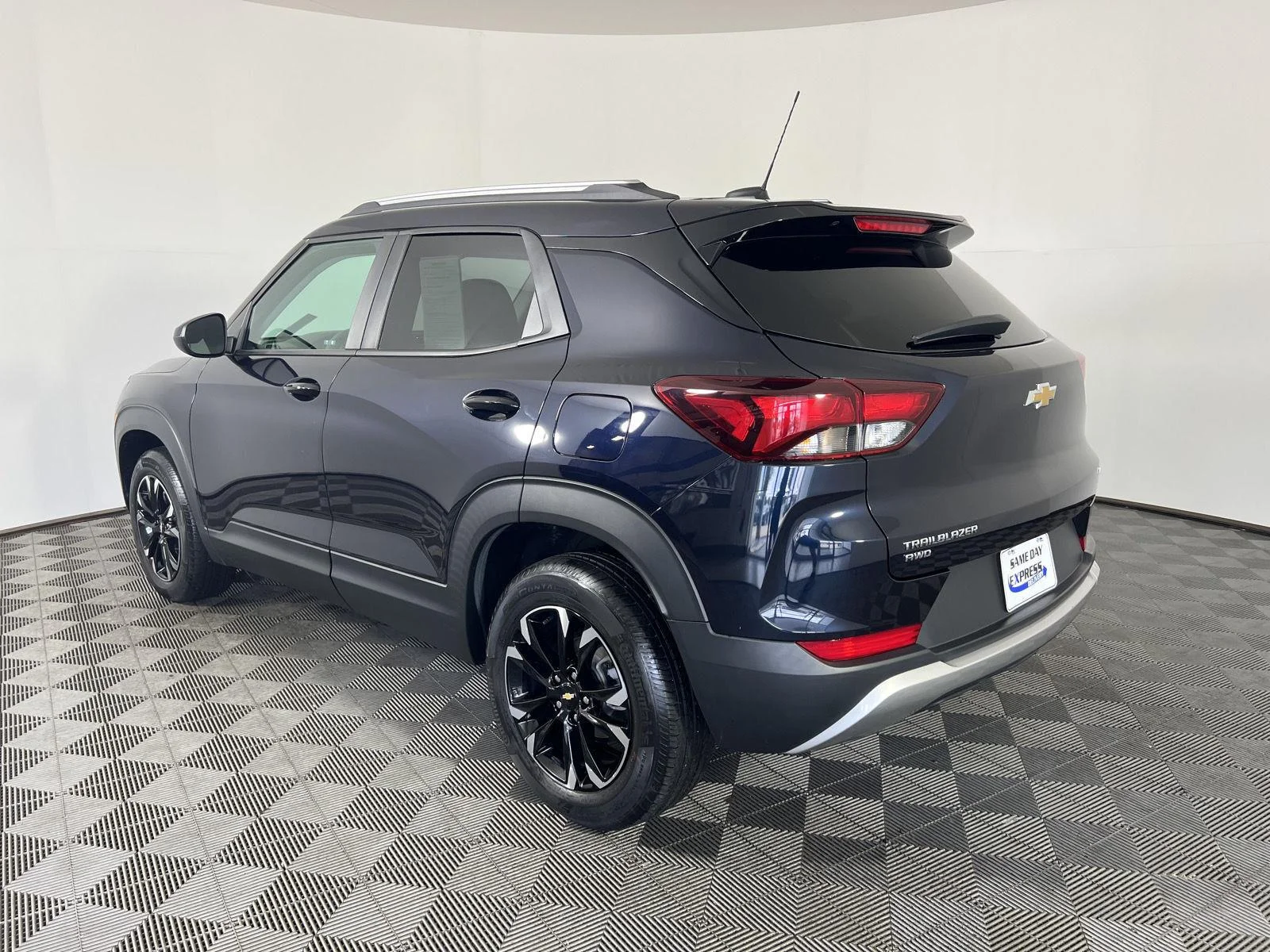 Used 2021 MIDNIGHT BLUE METALLIC Chevrolet LT image 25