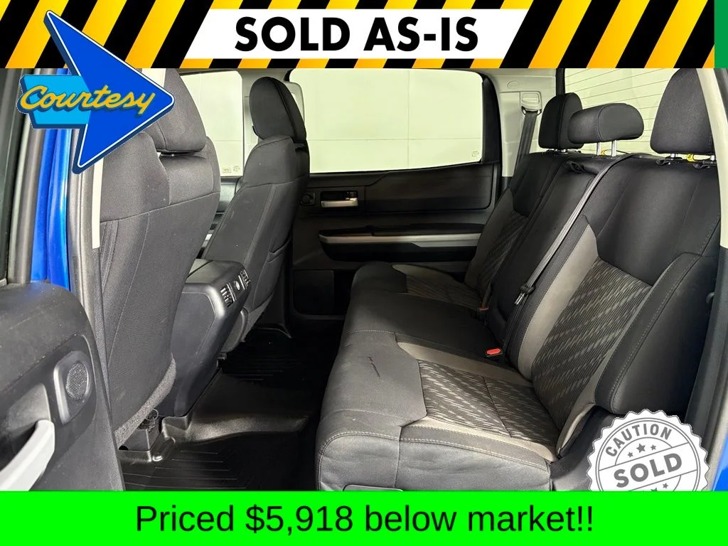 Used 2018 Blue Toyota SR5 image 34