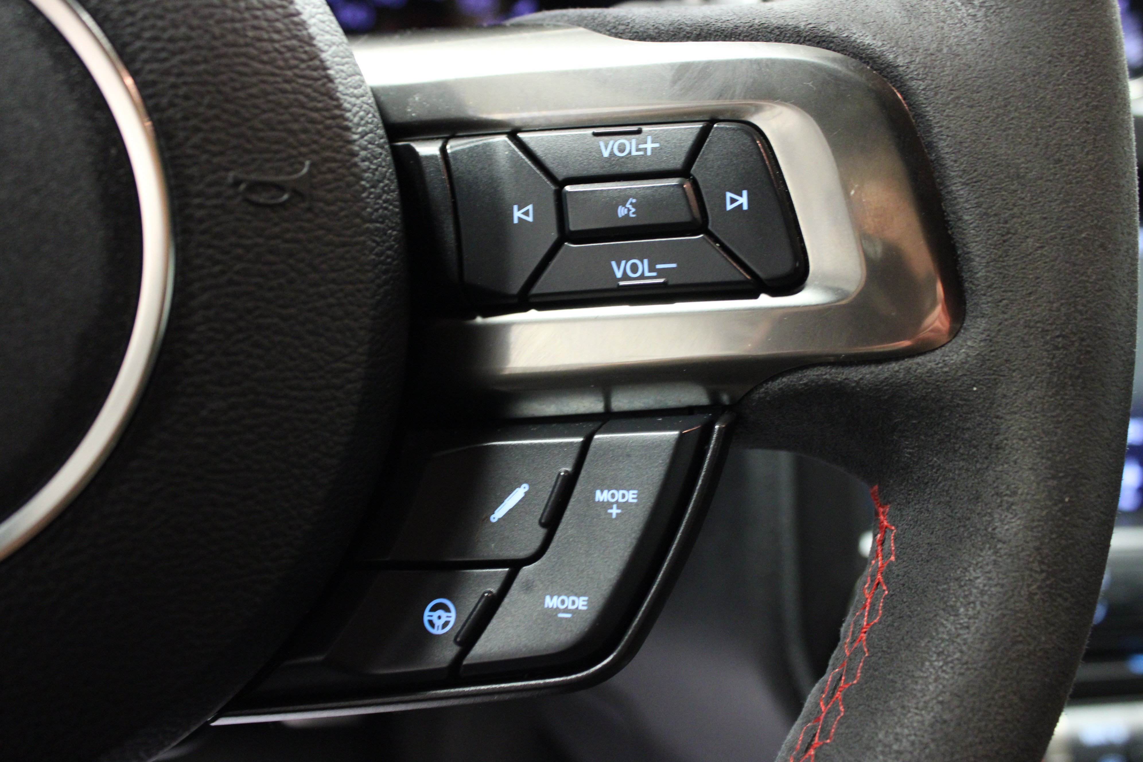 Used 2017 Magnetic Ford Shelby GT350R image 18