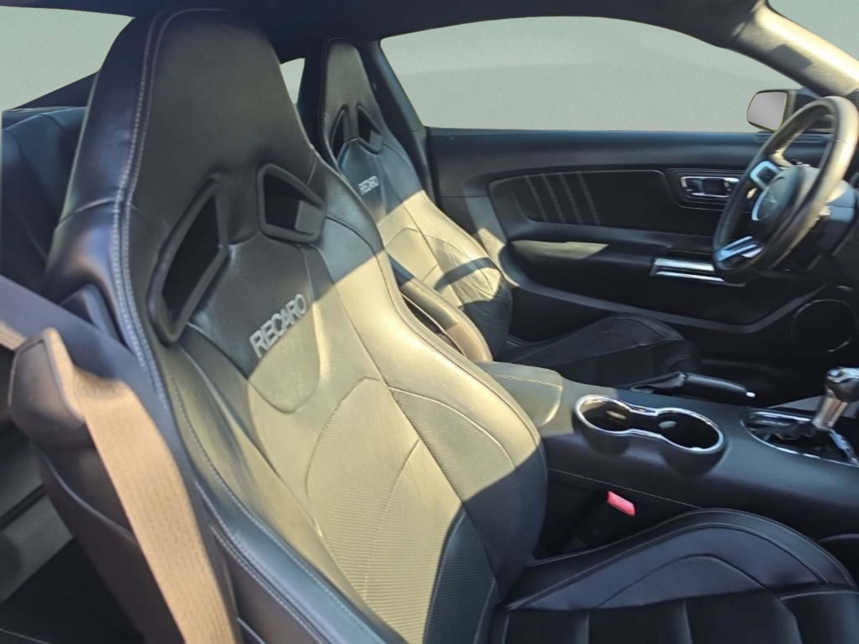 Used 2015 Black Ford GT Premium image 28