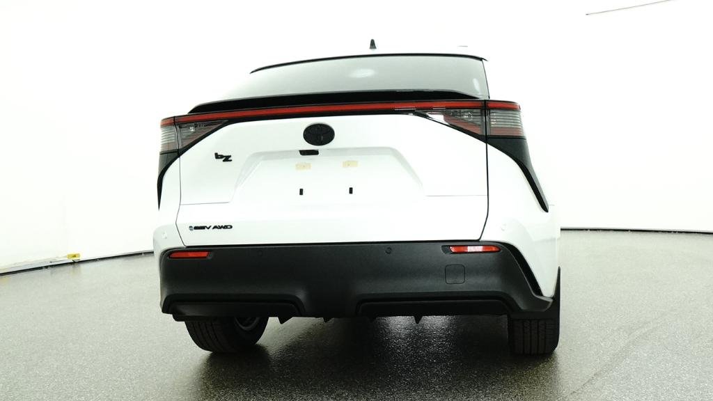 New 2026 WINDCHILL PEARL Toyota XLE image 58