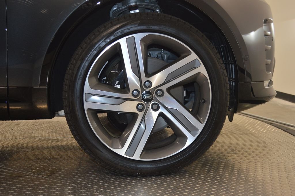 Used 2025 Gray Land Rover Metropolitan Edition image 14