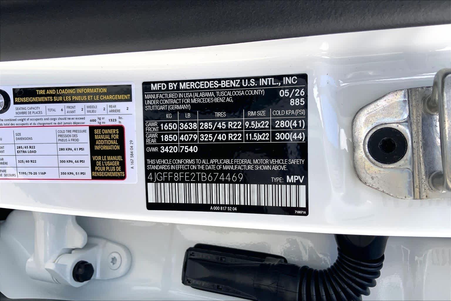 New 2026 MANUFAKTUR Moonlight White Metallic Mercedes-Benz GLS 580 image 18
