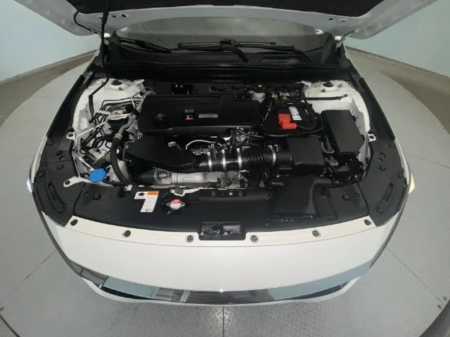 Used 2019 White Honda Touring 2.0T image 25