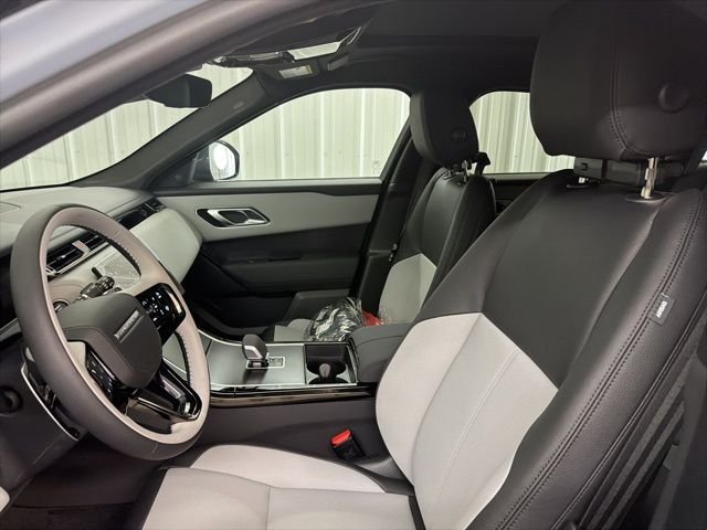 New 2026 Arroios Grey Land Rover Dynamic SE image 11