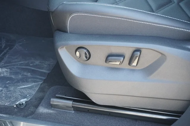 2024 Volkswagen Atlas SE w/Tech - Photo 16