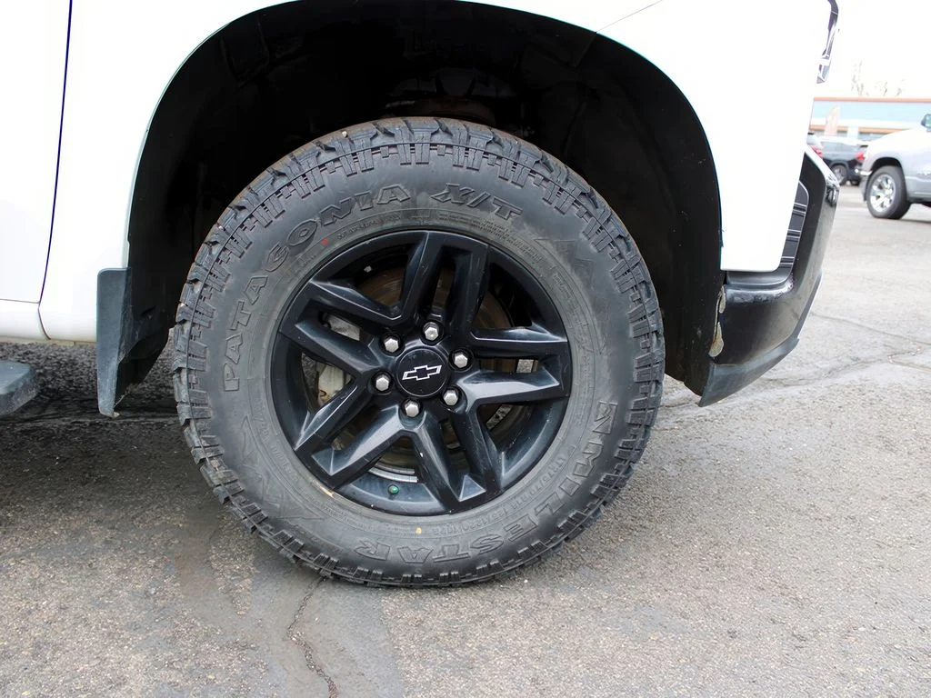 Used 2021 Summit White Chevrolet LT Trail Boss image 27