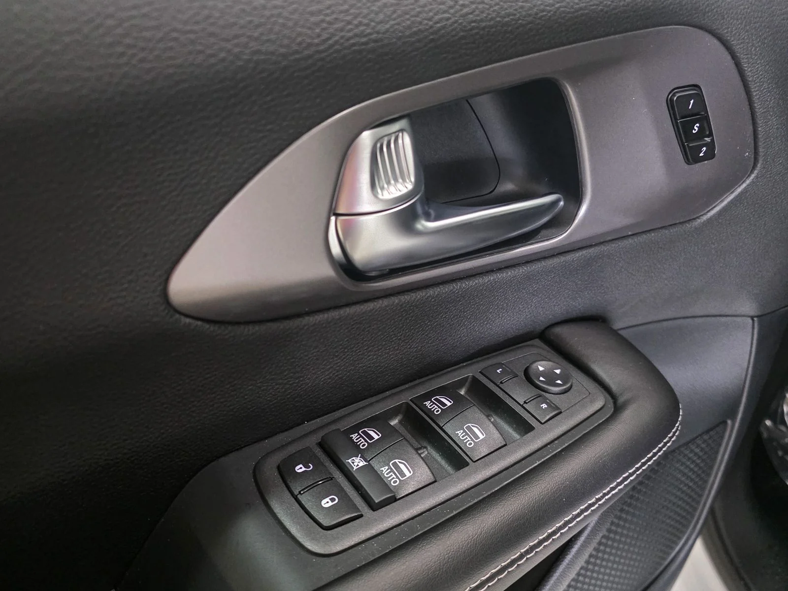 2026 Chrysler Pacifica Select - Photo 19