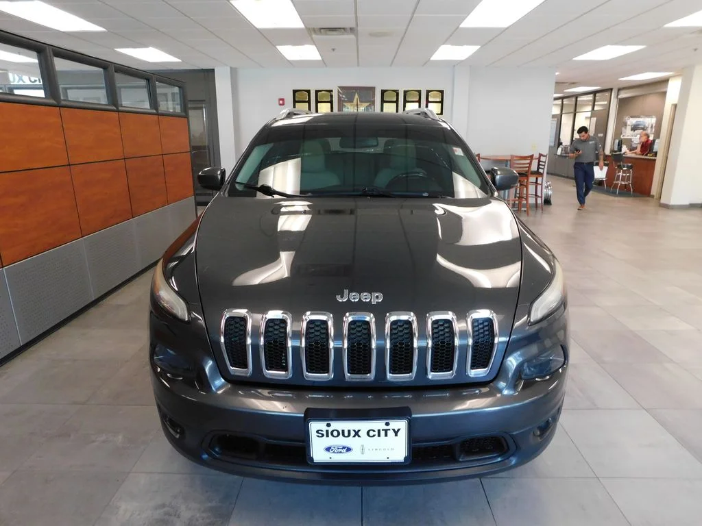 Used 2015 Jeep Cherokee Latitude with VIN 1C4PJMCB6FW793844 for sale in Sioux City, IA