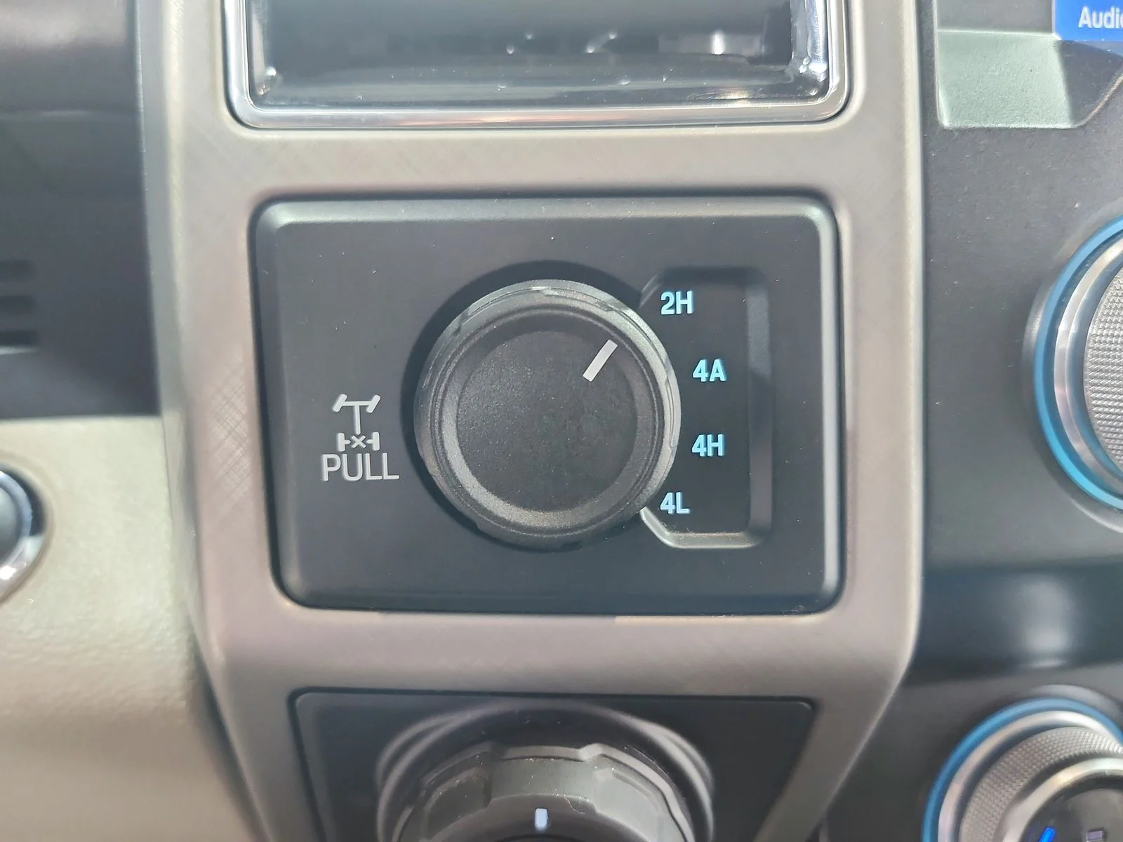 Used 2020 Black Ford Limited image 30
