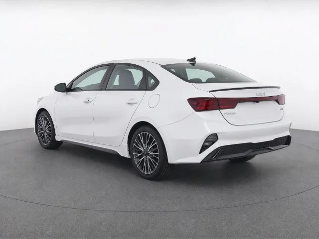 Used 2022 Snow White Pearl Kia GT-Line image 4