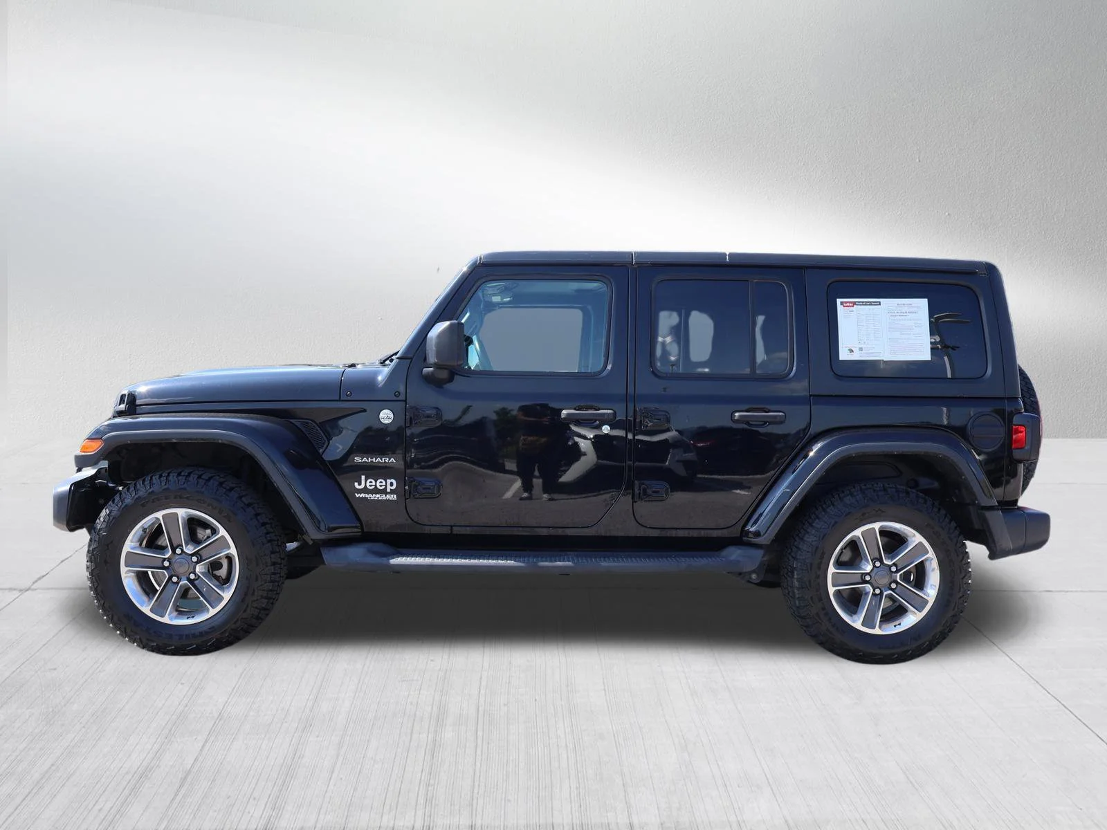 Used 2019 Black Clearcoat Jeep Sahara image 4