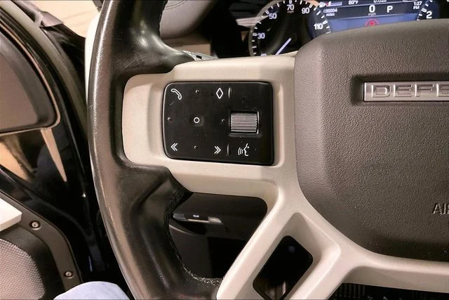 Certified Used 2023 Black Land Rover X-Dynamic SE image 18