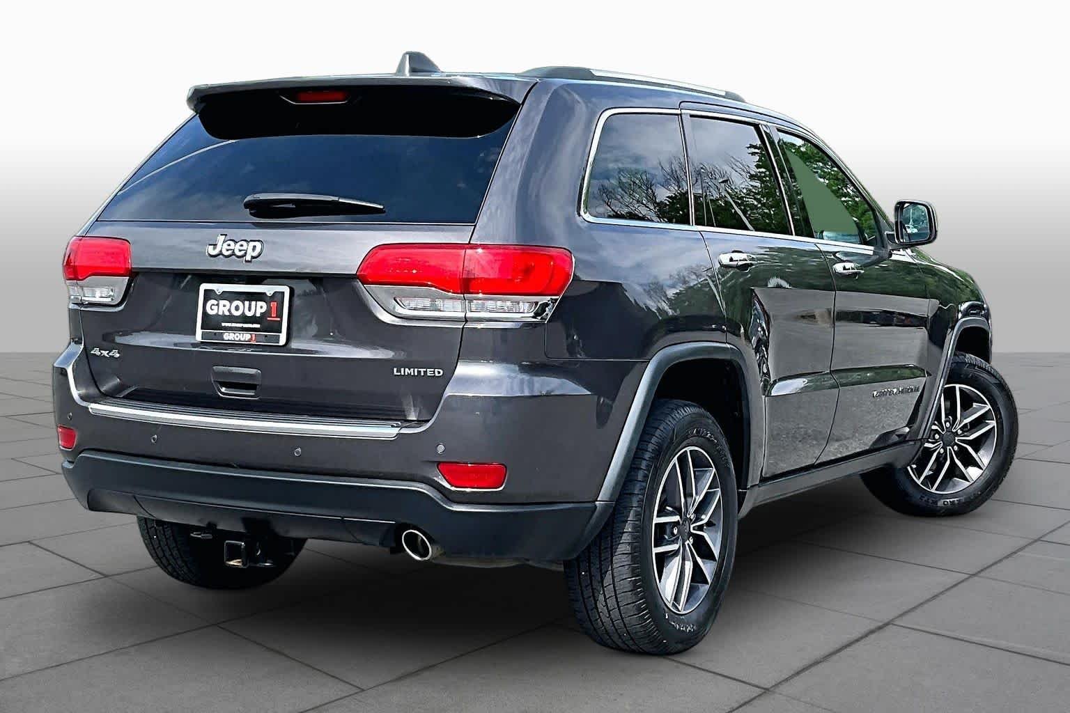 Used 2019 Granite Crystal Metallic Clearcoat Jeep Limited image 13
