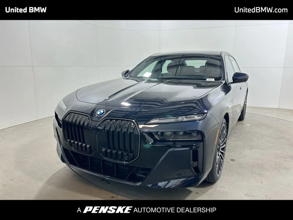 2025 BMW 7 Series 750e xDrive Sedan's photo