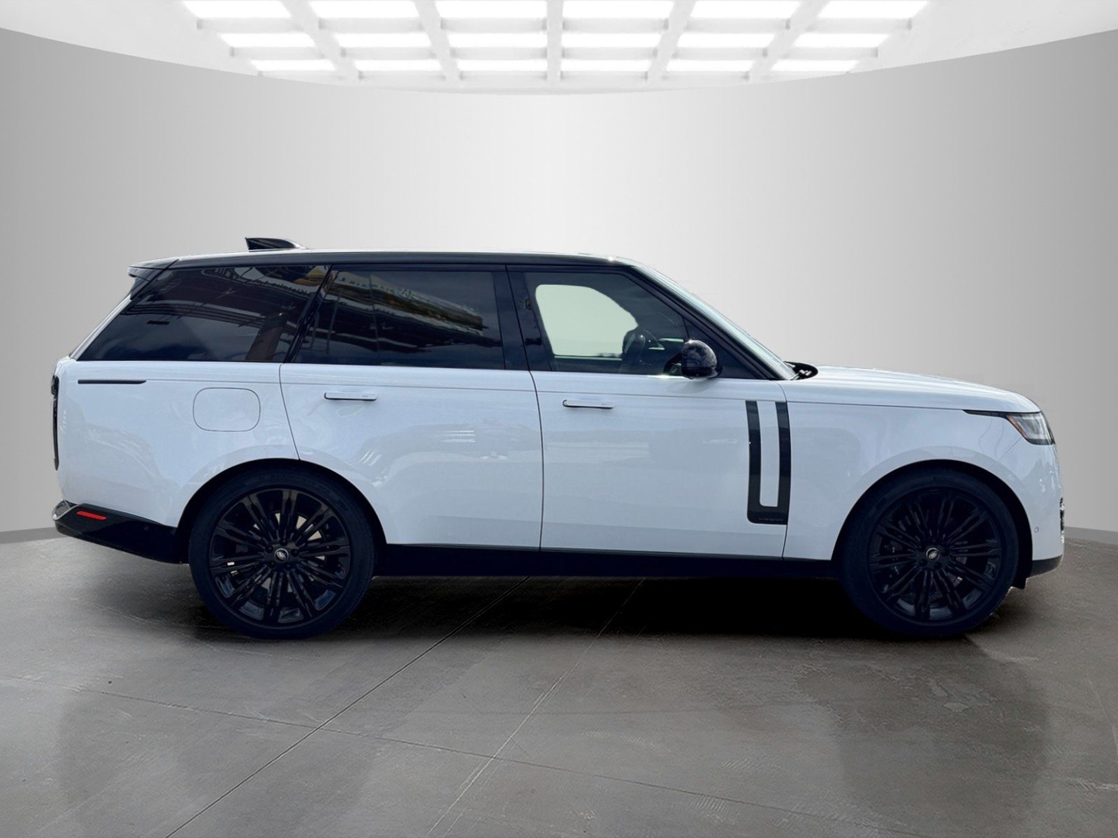 Used 2025 Fuji White Land Rover Autobiography image 4