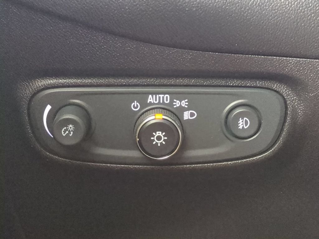Used 2019 Beige Chevrolet Premier image 31