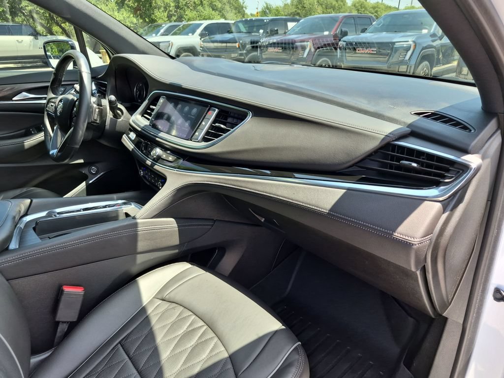 Used 2024 White Frost Tricoat Buick Avenir image 41