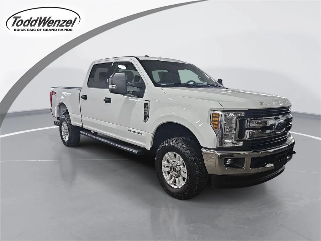 Used 2018 White Ford XLT image 1