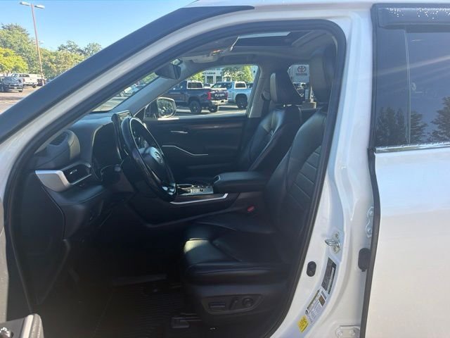 Certified Used 2021 Blizzard Pearl Toyota XLE image 10