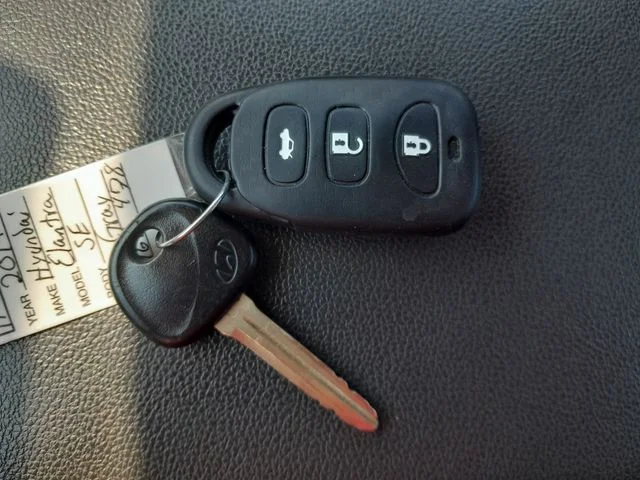 Used 2019 Gray Hyundai SE image 10