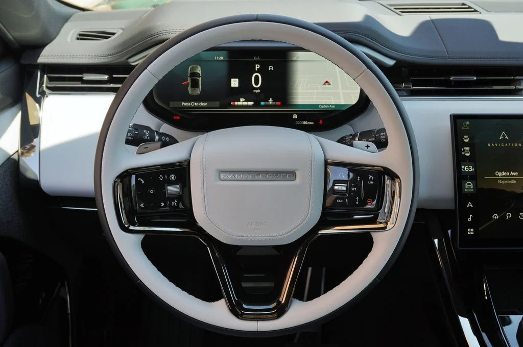 New 2026 Santorini Black Land Rover Dynamic SE image 16