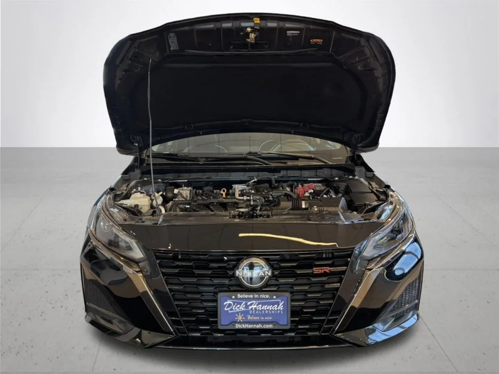Used 2024 Black Nissan 2.5 SR image 4