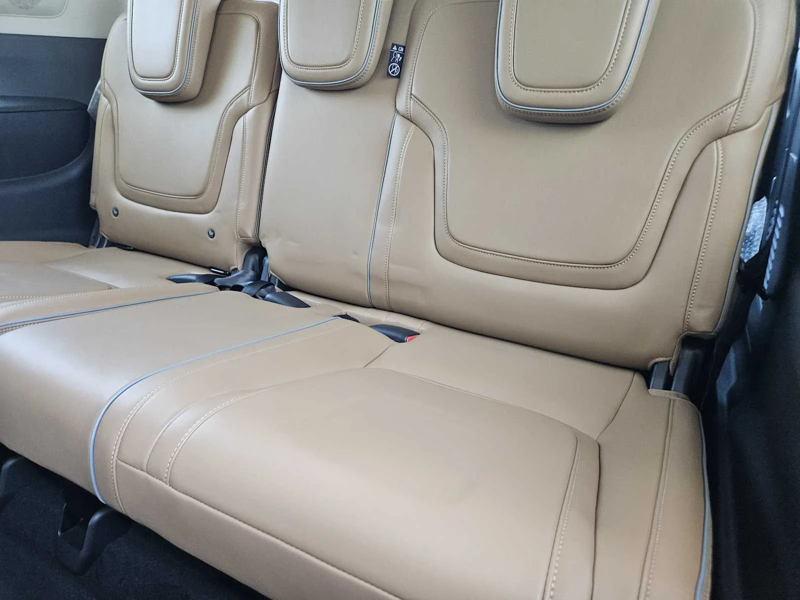 New 2027 RADIANT WHITE INFINITI Luxe 4WD image 22