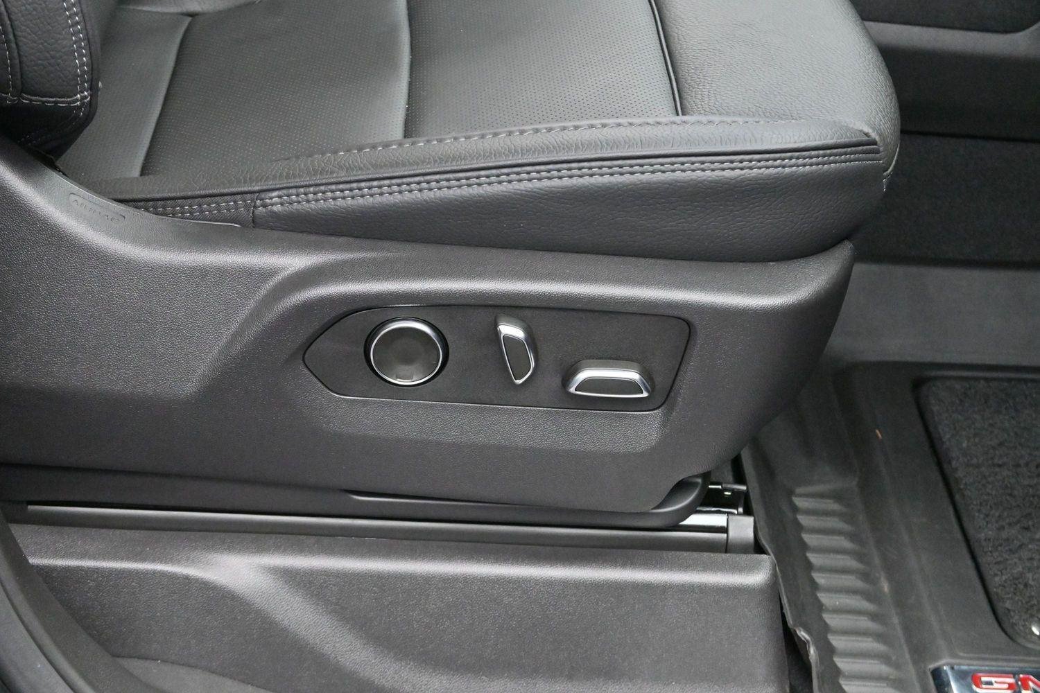 Used 2025 Onyx Black GMC Denali image 33