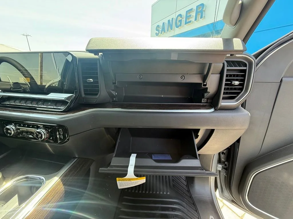 New 2026 Sterling Metallic GMC Elevation image 15