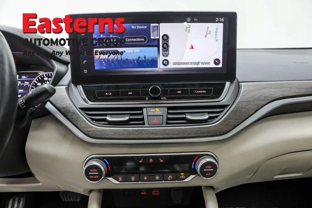 Used 2024 Black Nissan 2.5 SL image 12