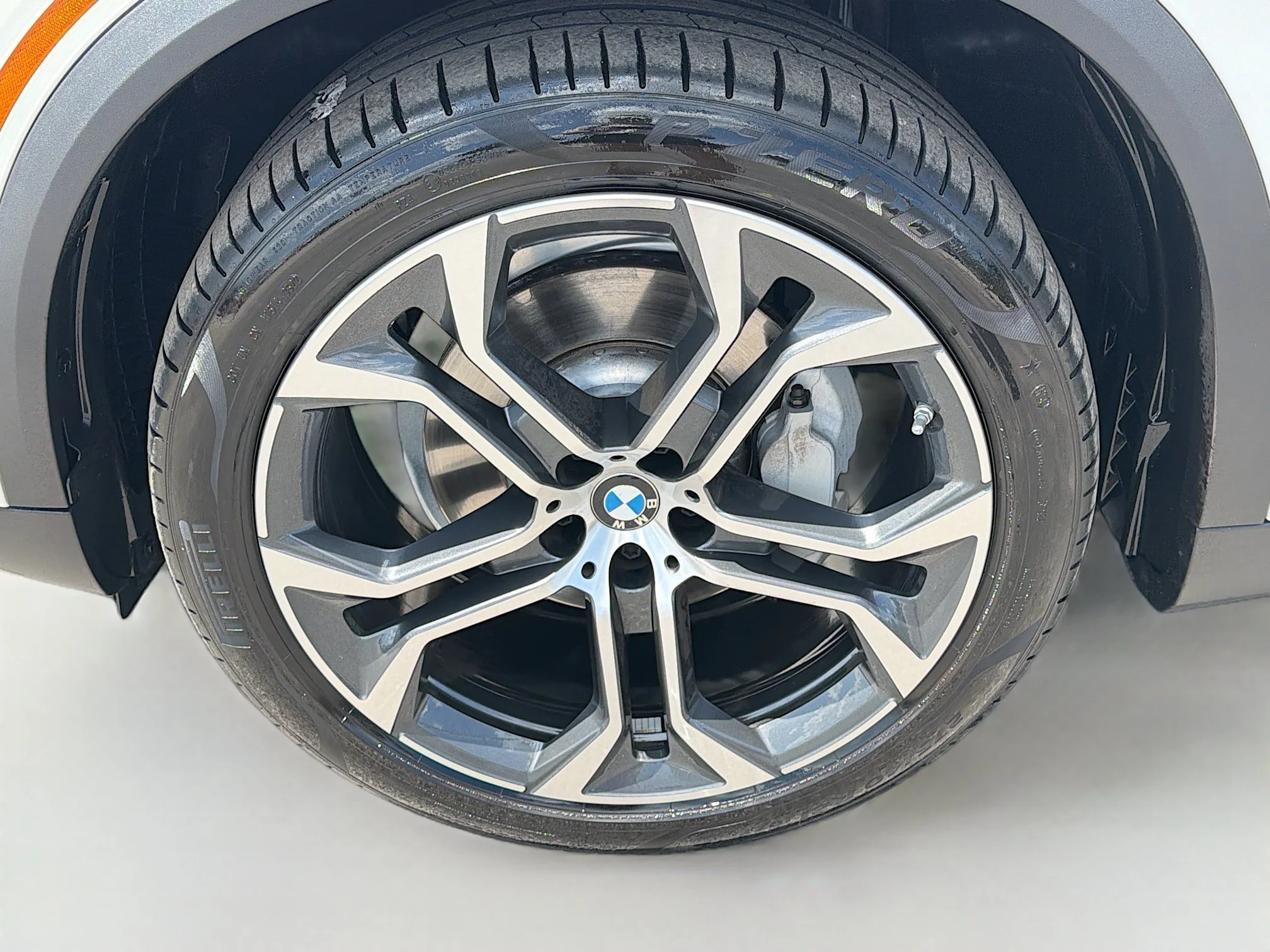 Used 2023 Alpine White BMW xDrive40i image 42