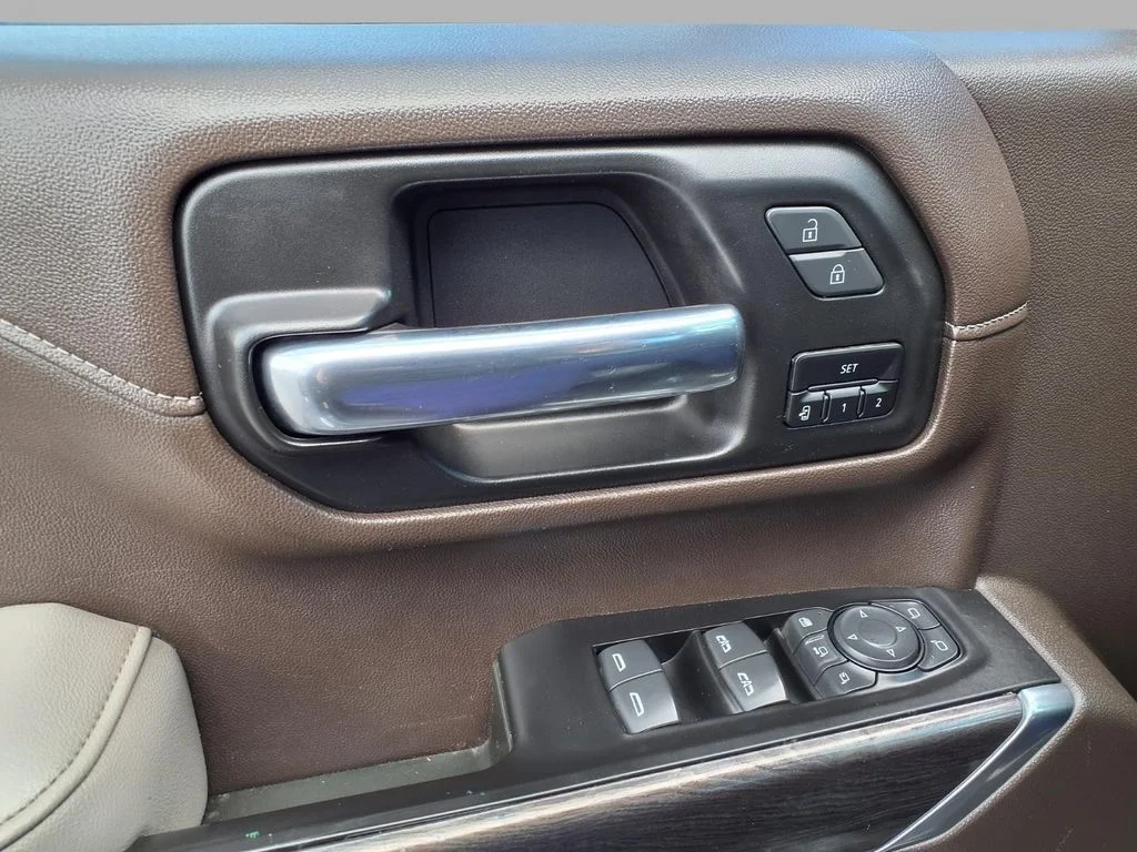Used 2020 Black Chevrolet LTZ image 19