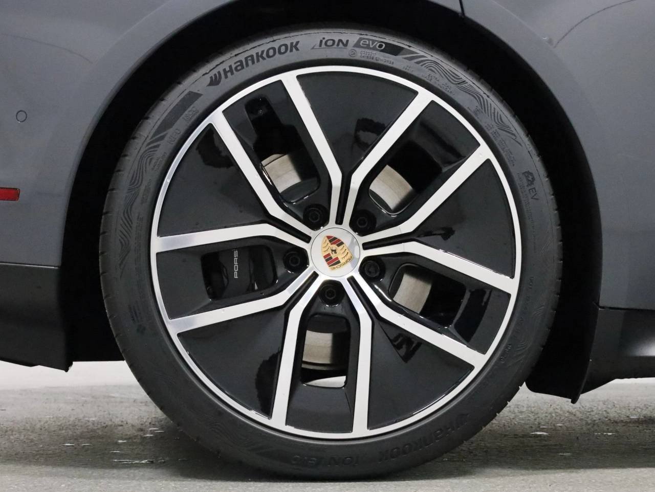 New 2026 Slate Grey Neo Porsche 4 Black Edition image 36