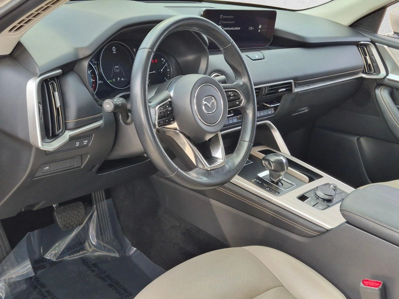 Used 2024 Platinum Quartz Mazda 3.3 Turbo Preferred Plus image 9